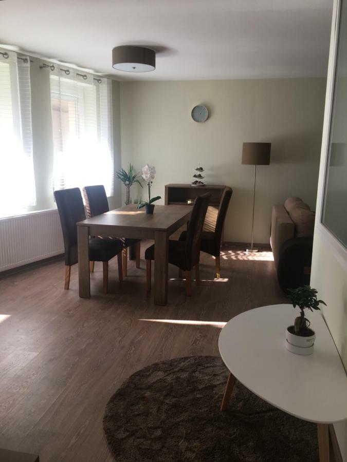 Pisztacia Apartman Apartment Eger Exterior photo