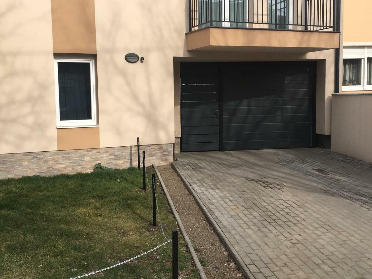 Pisztacia Apartman Apartment Eger Exterior photo